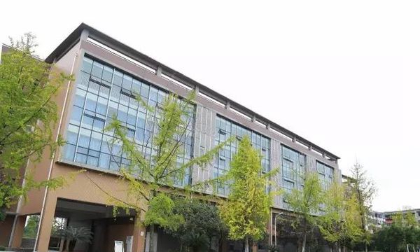 郫县友爱职业技术学校校园建筑