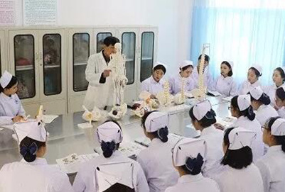 成都卫生学校的办学规模、师资怎么样?