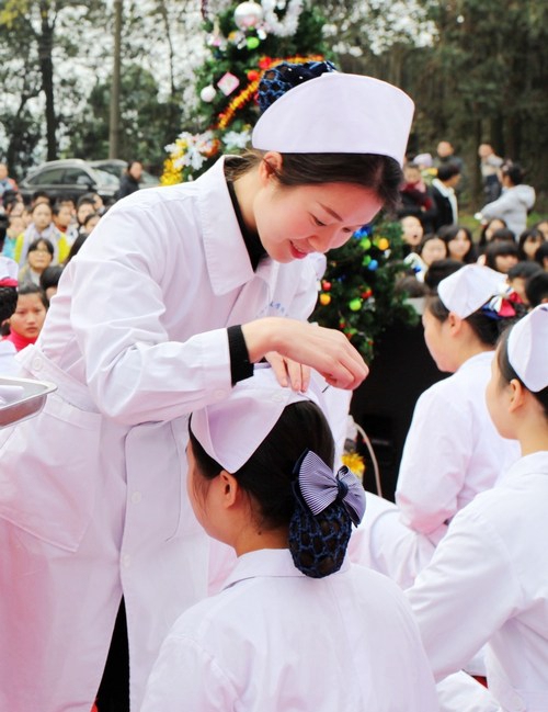 乐山市医药科技学校师资：李丹—护理专业讲师