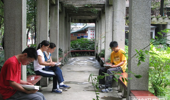 贵阳中医学院时珍学院