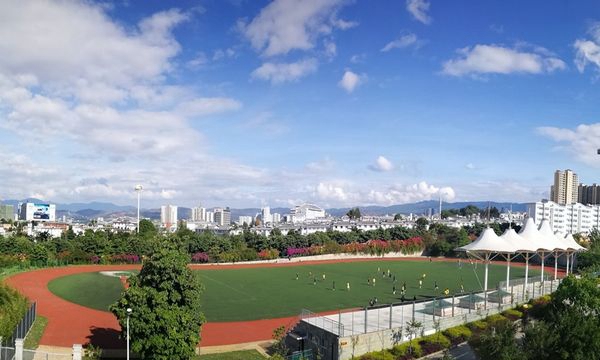 云南建设学校田径运动场