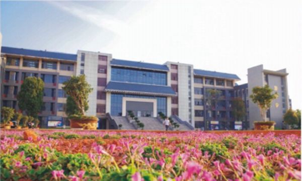 云南城市建设职业学院美丽校园