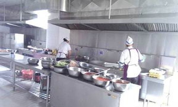 德宏州中等职业学校食堂操作间