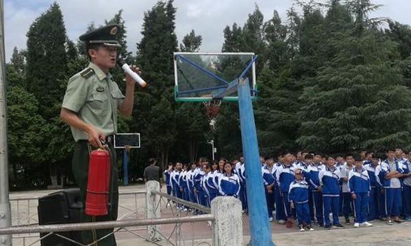 广南县民族职业高级中学消防演练