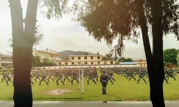 宁洱县职业高级中学英姿飒爽