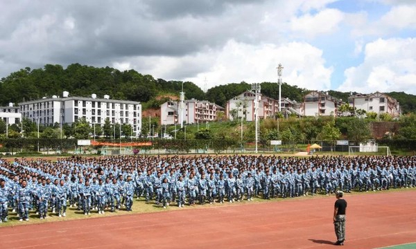 普洱技工学校军训