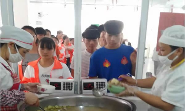 麻栗坡县民族职业高级中学学校食堂