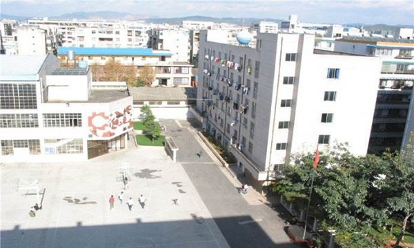 江川县职业中学校园全景