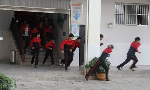 江川县职业中学消防演习（2）