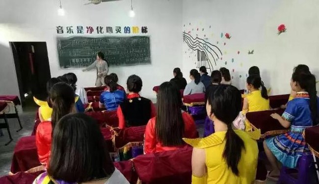 黔东南州凯旋工业学校幼师专业实训课