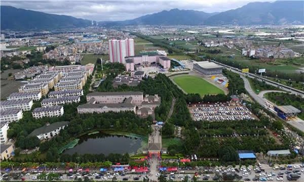 云南玉溪技师学院学校全景