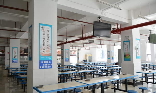 昆明市盘龙职业高级中学学校食堂