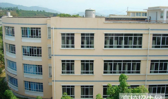 南充兴光技工学校