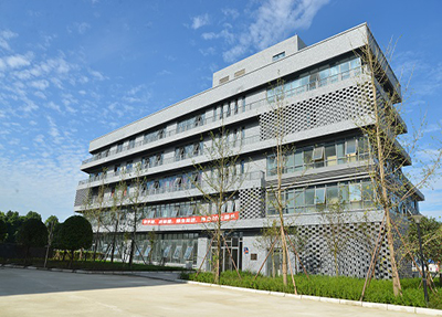 é½æ±å °å¸æå·¥å­¦æ ¡